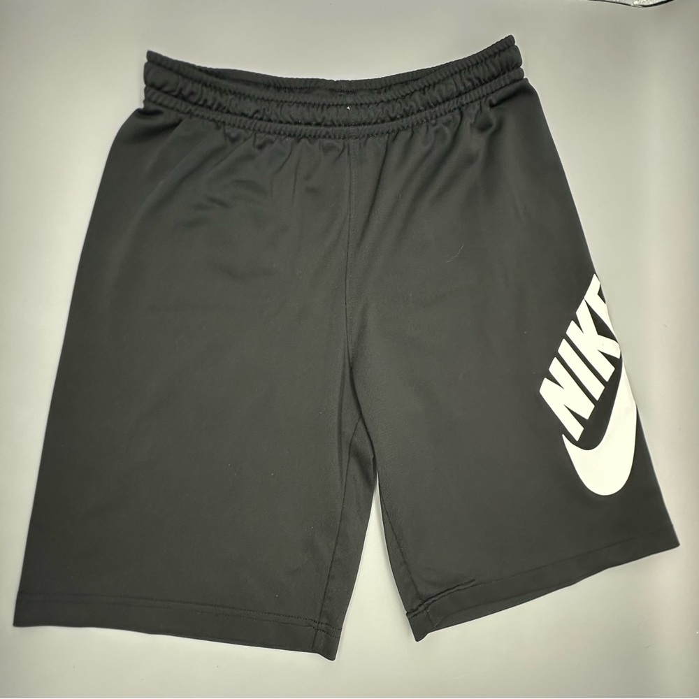 Nike Skateboarding Boys Shorts DryFit Black & White